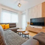 Central Residence 28