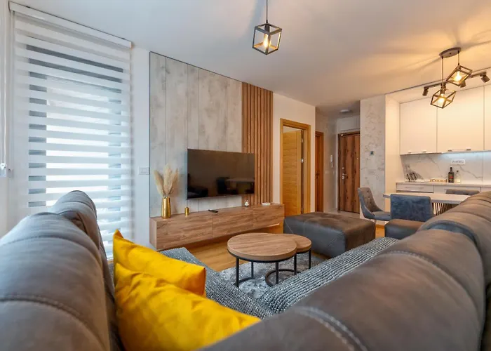 Central Residence 28